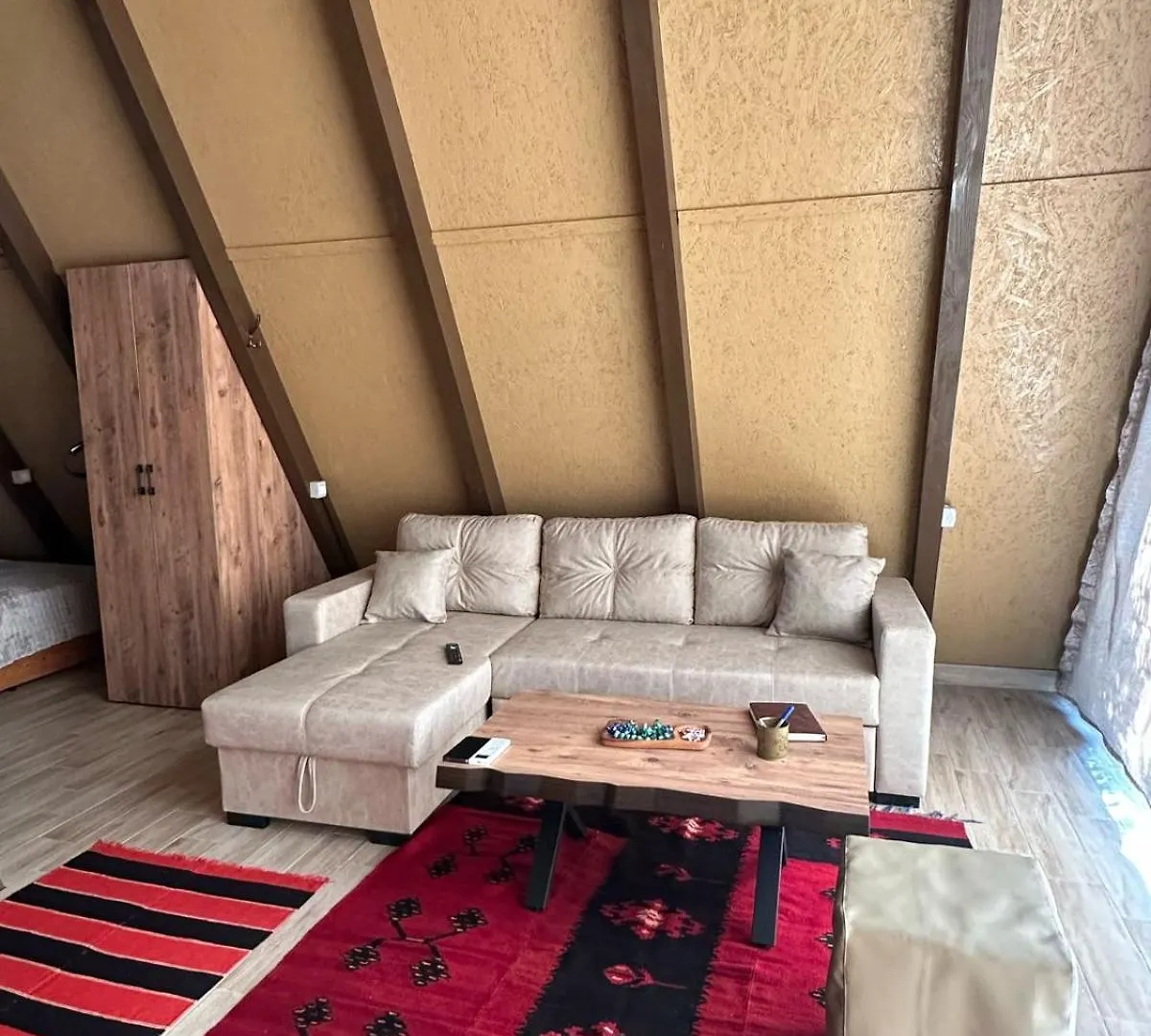 Rent Cabin Miri Shkoder 0*,