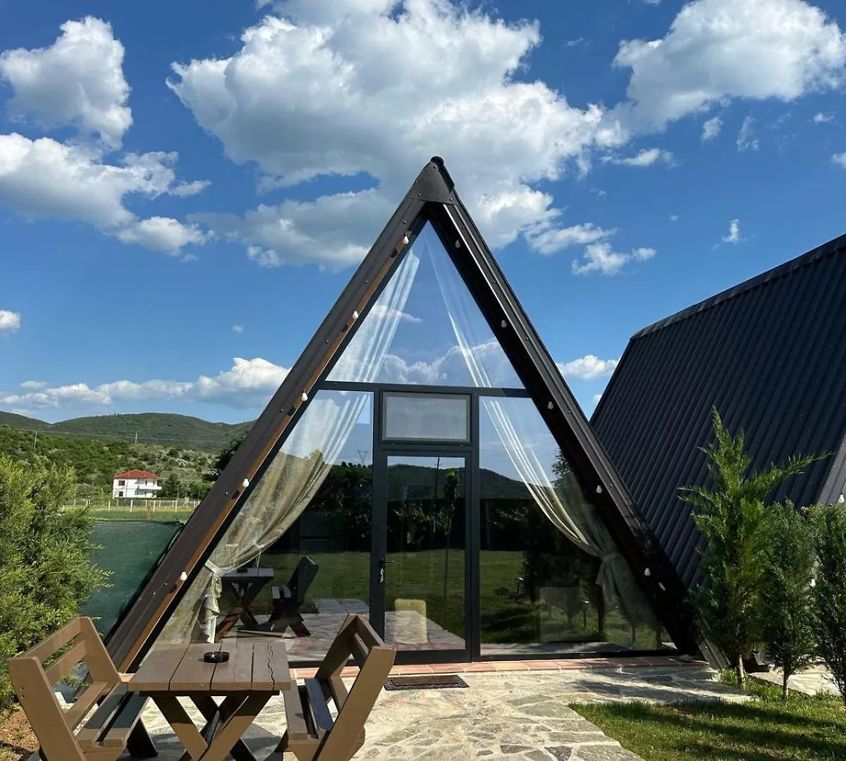Rent Cabin Miri Shkoder